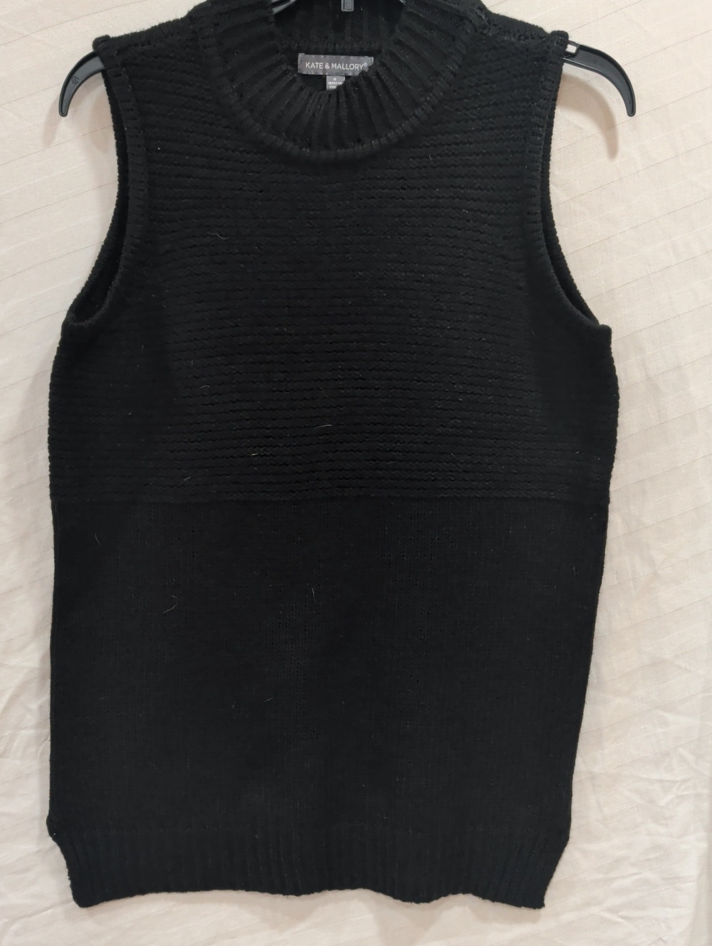 Kate & Mallory Black Sleeveless Knit Mock Neck Top Size M